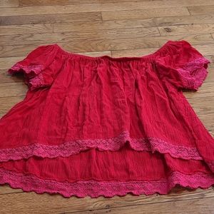 Off the shoulder red crop flow shirt
